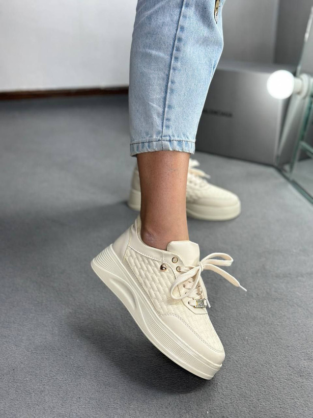 خرید و قیمت کتونی زنانه طرح قلب کد ۷۸۳