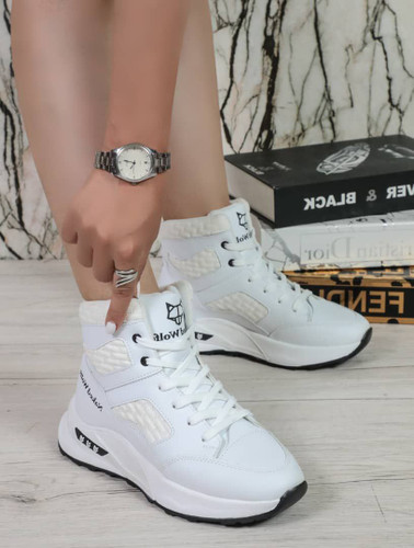 خرید و فروش اینترنتی و آنلاین کفش کتونی و طبی زنانه کد ۱۰۷۰