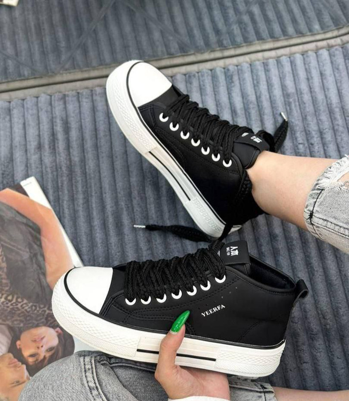 مشاهده کفش کتونی زنانه کد ۱۰۷۳