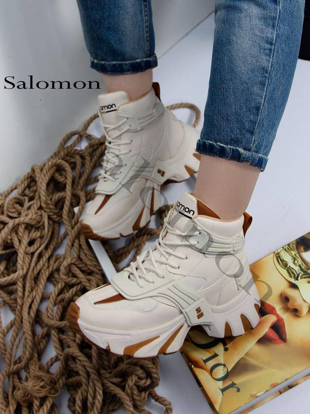 خرید و مشاهده قیمت کتونی نیم ساق زنانه کد ۲۰۱۴