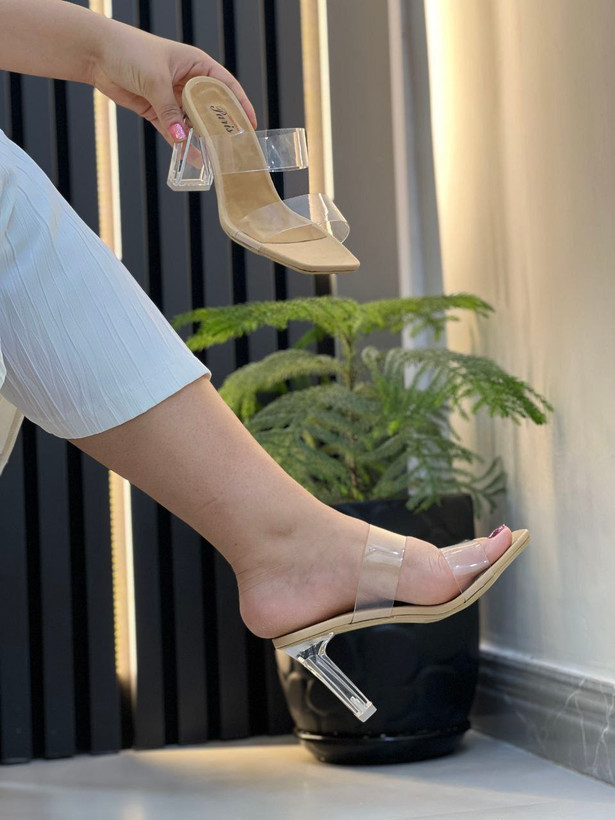 خرید و مشاهده قیمت کفش طلقی پاشنه کتابی کد ۲۴۰۵