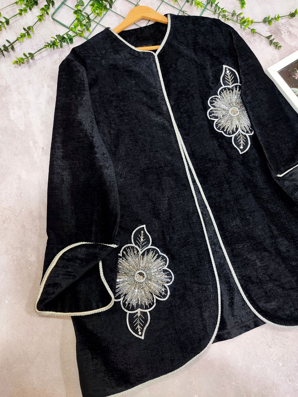 مشاهده قیمت مانتو مخمل شکیلا کد 5776