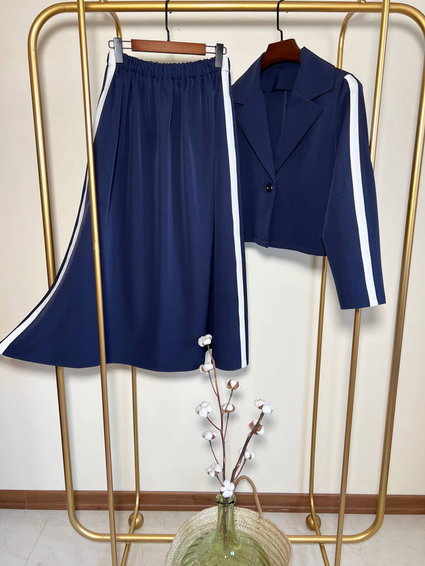 مشاهده قیمت و سفارش کت دامن اسپرت مدل لی لی کد 86695