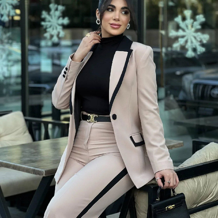 سفارش کت و شلوار کلاسیک بهاره کد ۳۶۲۹