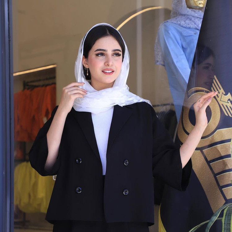 سفارش اینترنتی مانتو شلوار مانلی کد92544