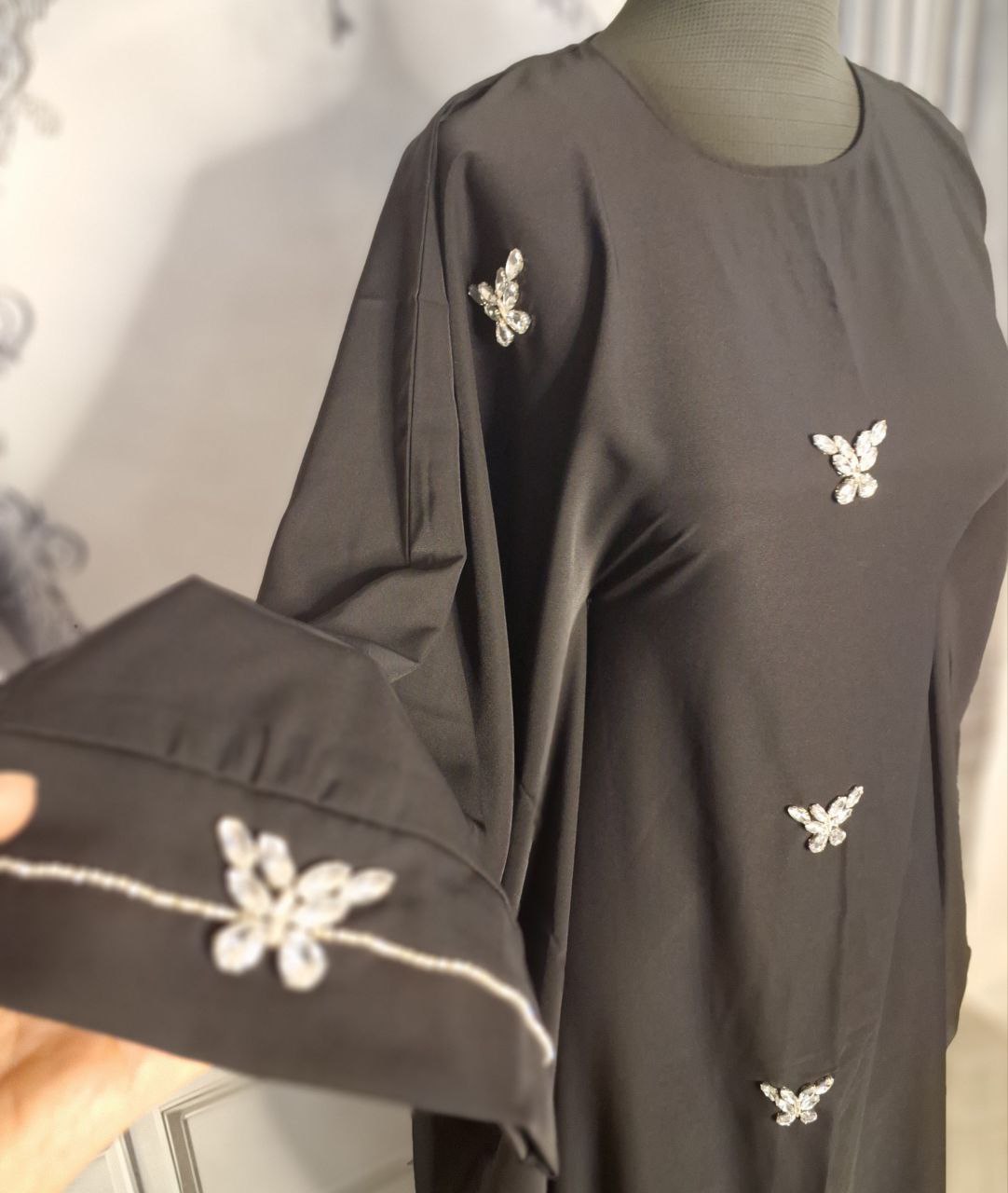 خرید اینترنتی و آنلاین مانتو عبایی جواهر دوزی پروانه 7119