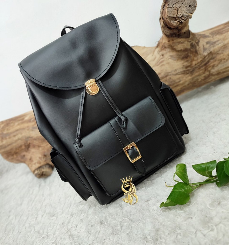 خرید و مشاهده محصول کوله پشتی اسپرت چرمی مدل قفل 75047