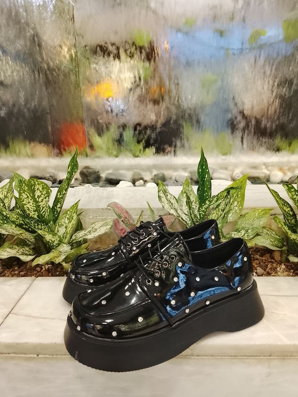 مشاهده قیمت لوفر پرچی نگینی ورنی کد ۴۲۵۵