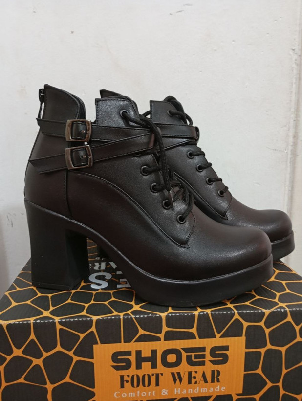 مشاهده قیمت بوت اداری زنانه کد 4099