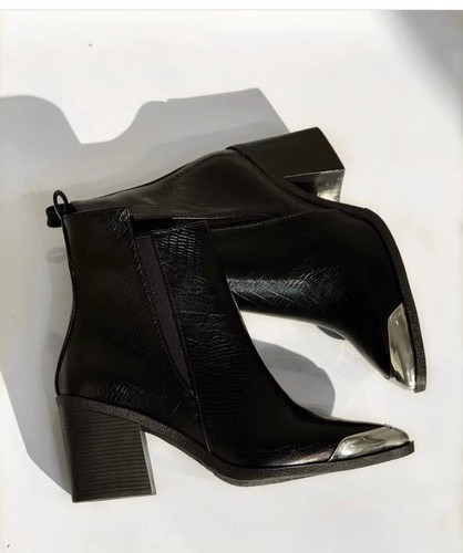 سفارش اینترنتی کفش پاشنه سرهم پنجه طلا کد ۴۲۹۴