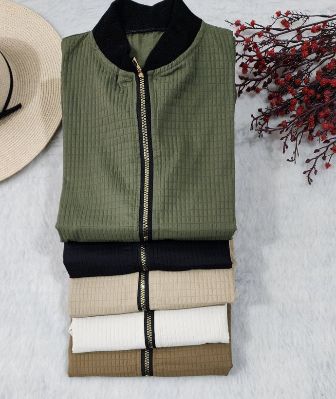 مشاهده قیمت و سفارش سوییشرت جلو زیپ ضد آب پاییزه کد 95005