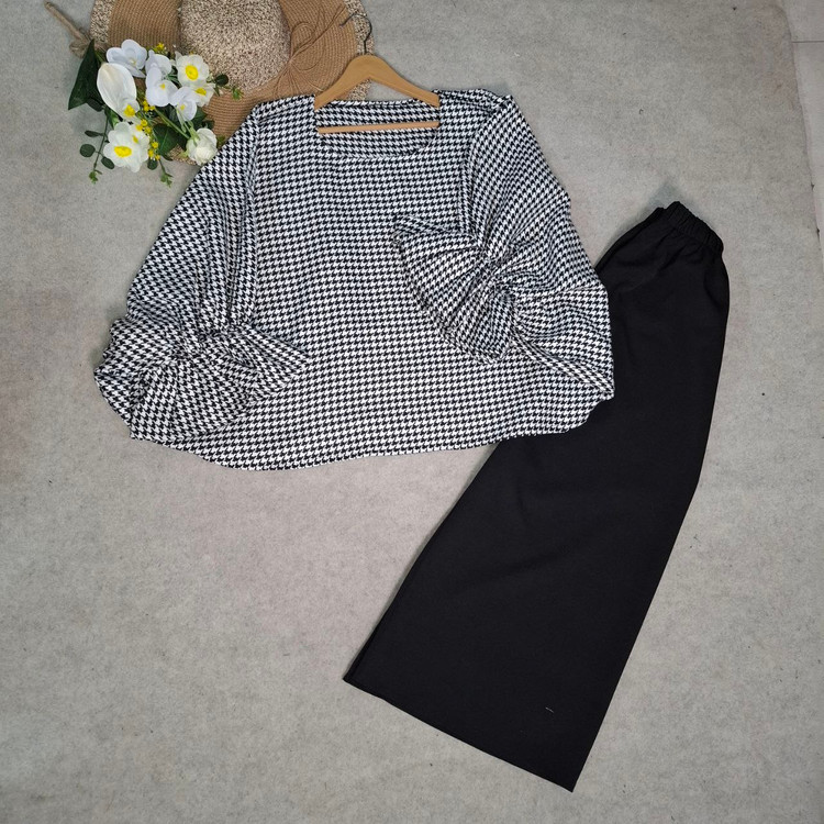 مشاهده قیمت و سفارش شومیز دامن نیکا کد ۴۳۵۷