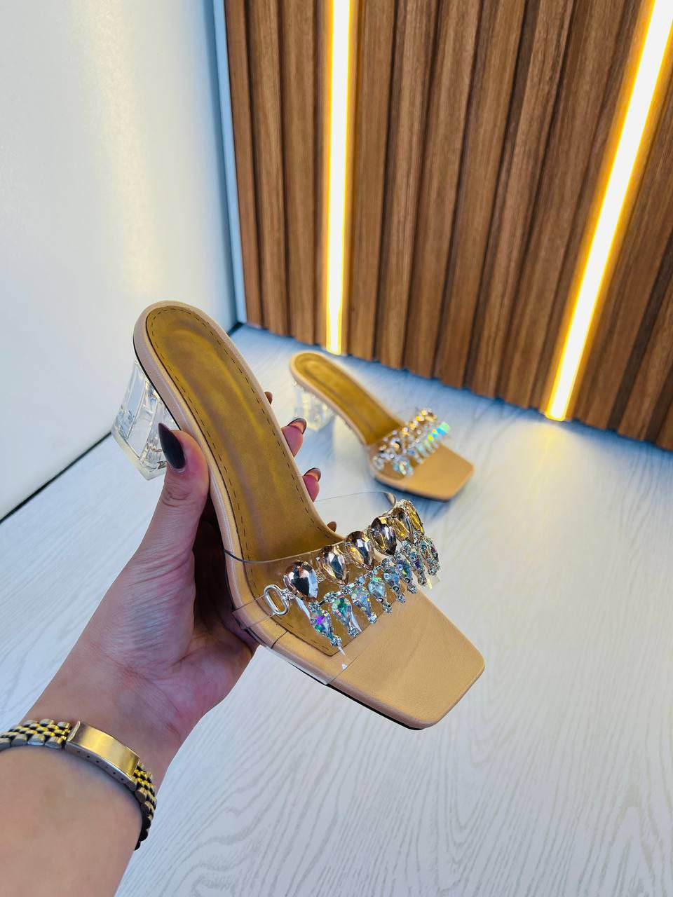 خرید و سفارش صندل تاج کد 4570