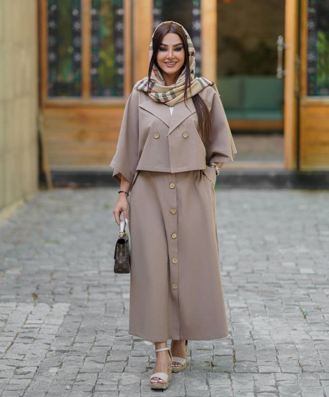 خرید ست دو تیکه شنل و دامن فریال کد 37091