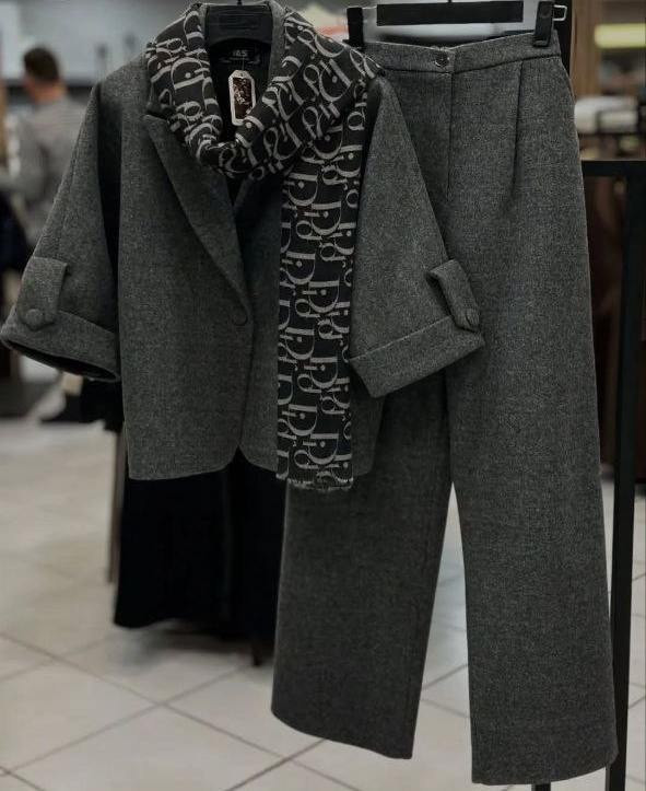 مشاهده قیمت کت شلوار آستین سربع مدل لهستان کد 37327