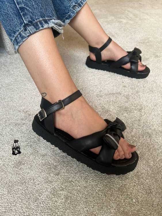 مشاهده قیمت و خرید صندل زنانه مدل کایلی